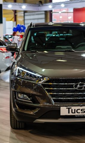 people-in-the-showroom-opt-for-new-suv-cars-car-sale-automobile-transportation-auto-new-transport_t20_kRE4GR people-in-the-showroom-opt-for-new-suv-cars-car-sale-automobile-transportation-auto-new-transport_t20_kRE4GR